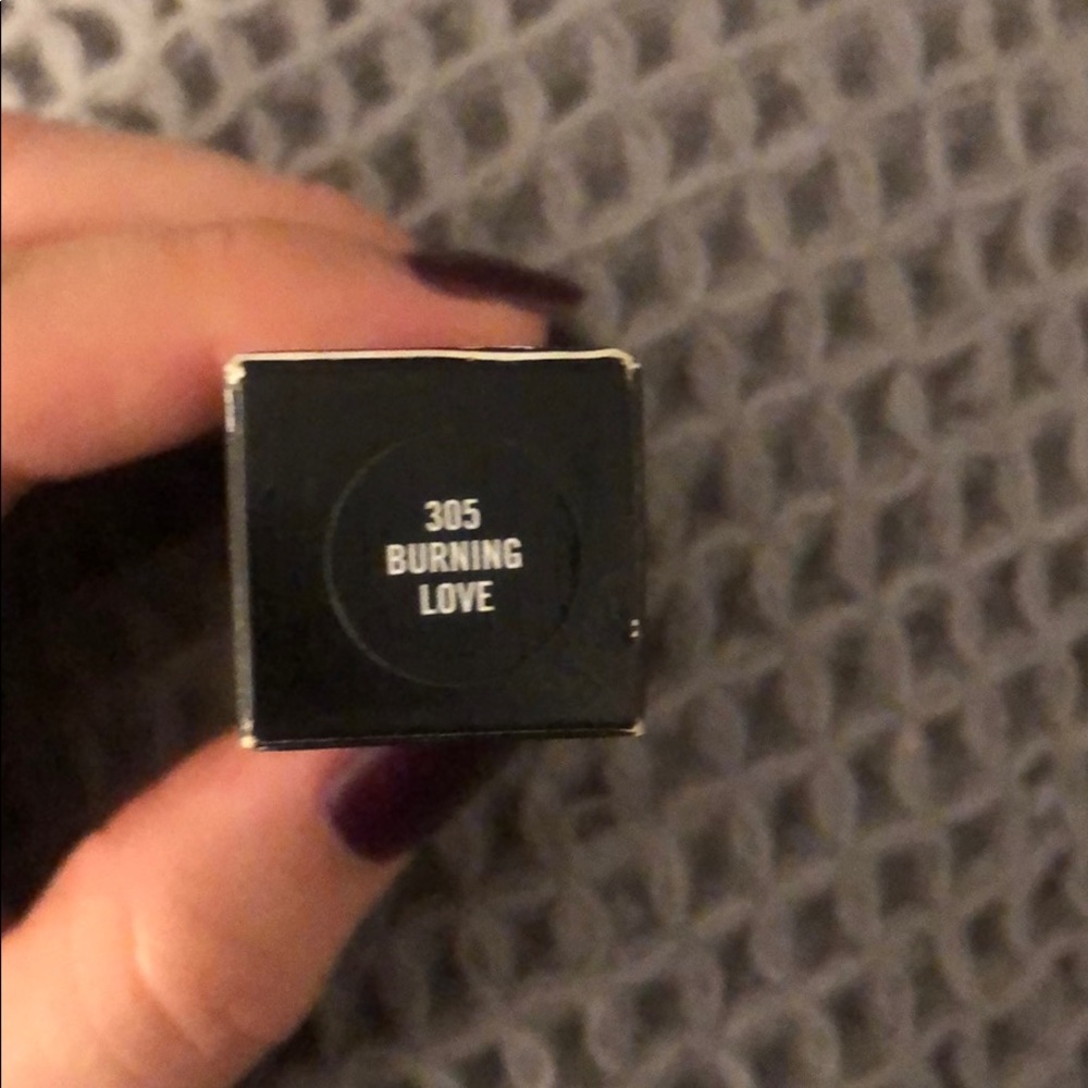 MAC Lipstick - Picture 2 of 3